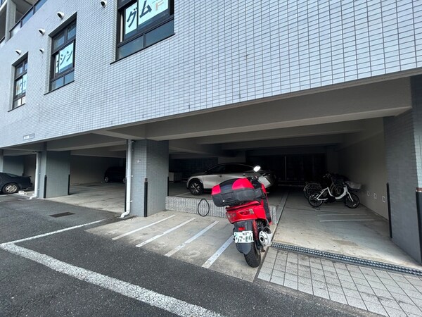 バイク置き場