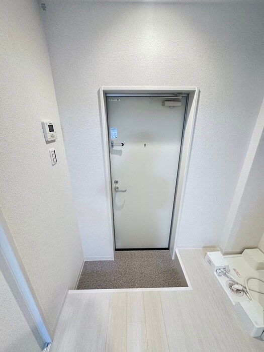 物件内観写真12　(玄関)