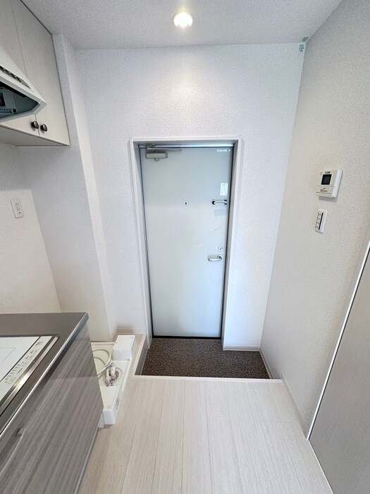 物件内観写真12　(玄関)