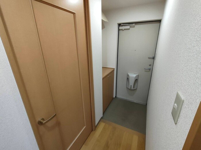 物件内観写真15　(玄関)
