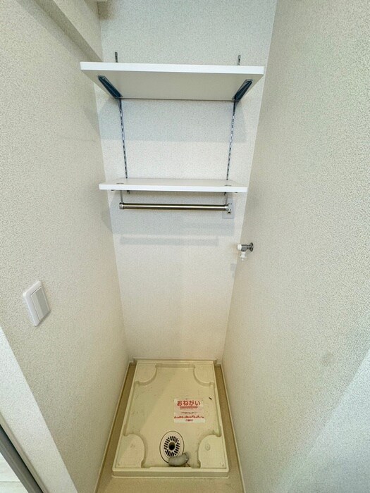 物件内観写真12　(洗濯機置場)
