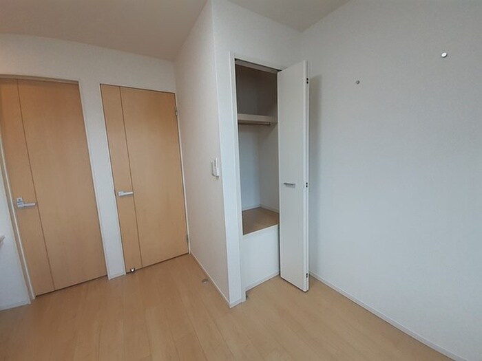 物件内観写真12　(収納)