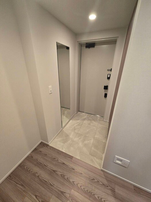 物件内観写真7　(玄関)