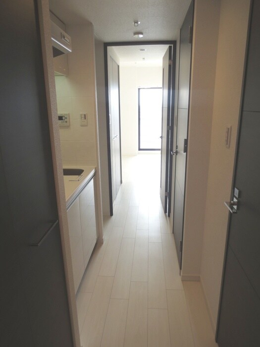 物件内観写真11　(廊下)