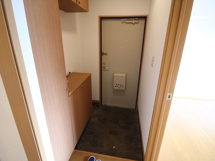 物件内観写真17　(玄関)