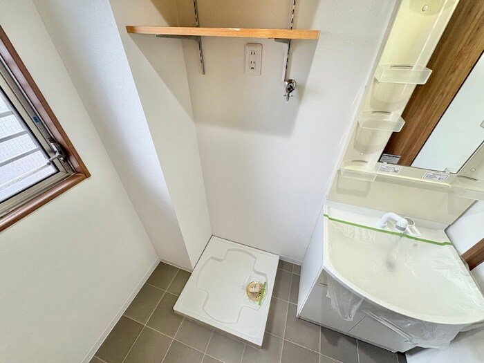 物件内観写真13　(洗濯機置場)