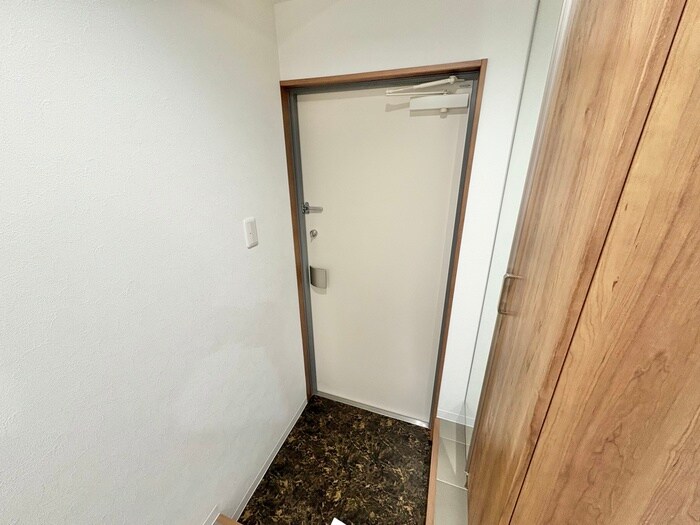 物件内観写真14　(玄関)