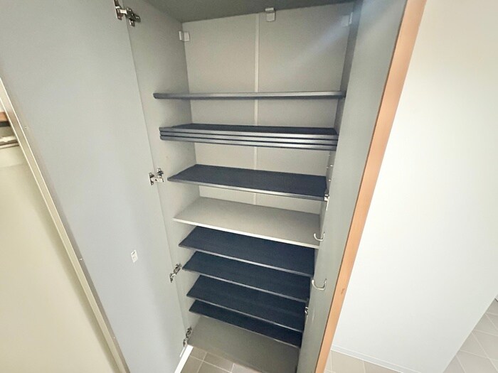 物件内観写真15　(靴箱)