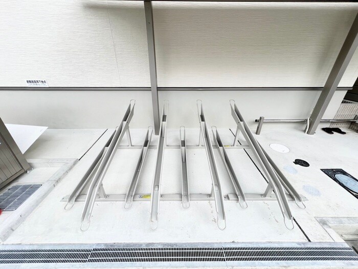 物件外観写真5　(駐輪場)