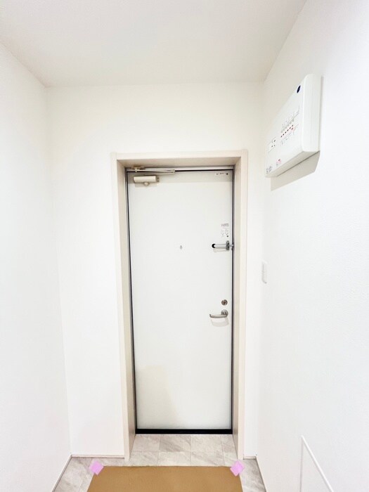 物件内観写真11　(玄関)