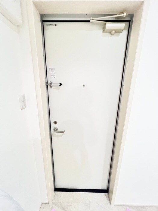 物件内観写真11　(玄関)