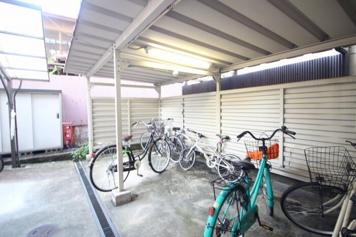物件外観写真5　(駐輪場)