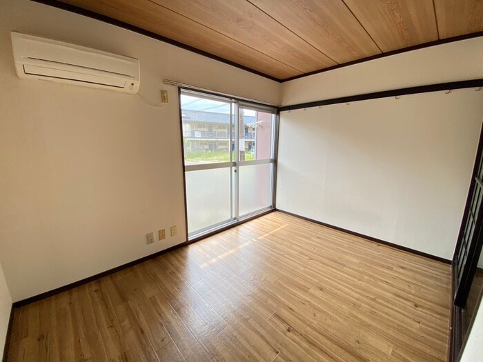 物件内観写真9　(居室)