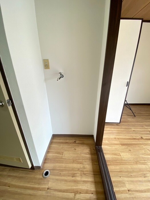 物件内観写真18　(洗濯機置場)