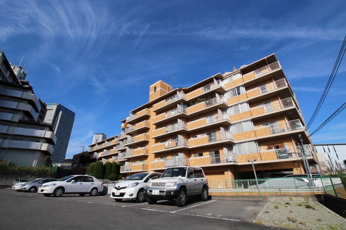 物件外観写真1　(駐車場)