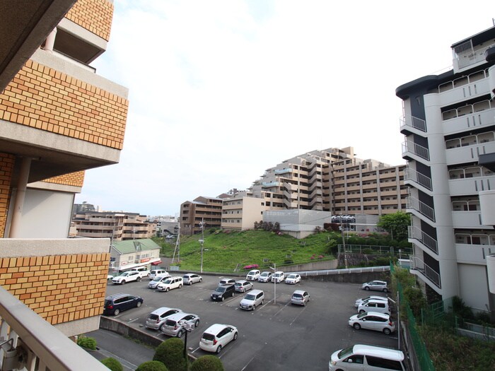 物件内観写真22　(室内からの展望)