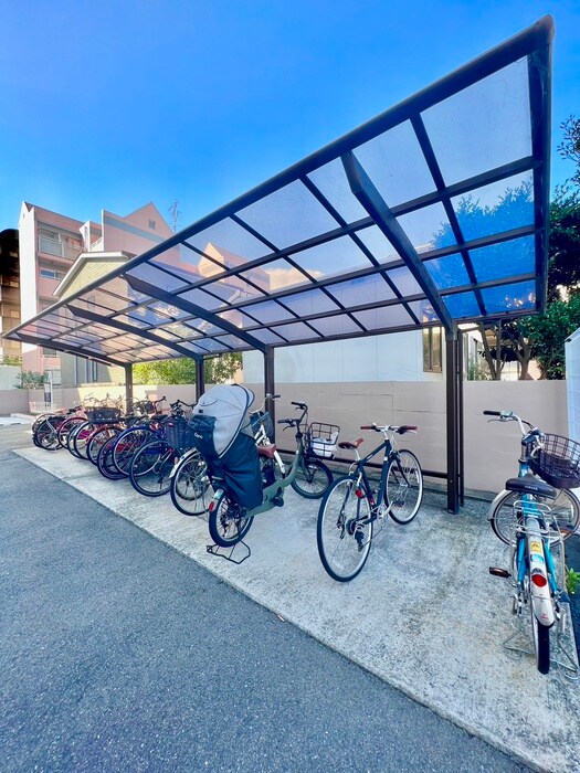 物件外観写真5　(駐輪場)