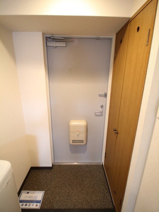 物件内観写真21　(玄関)