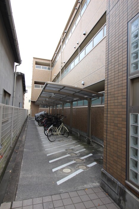 物件外観写真2　(駐輪場)