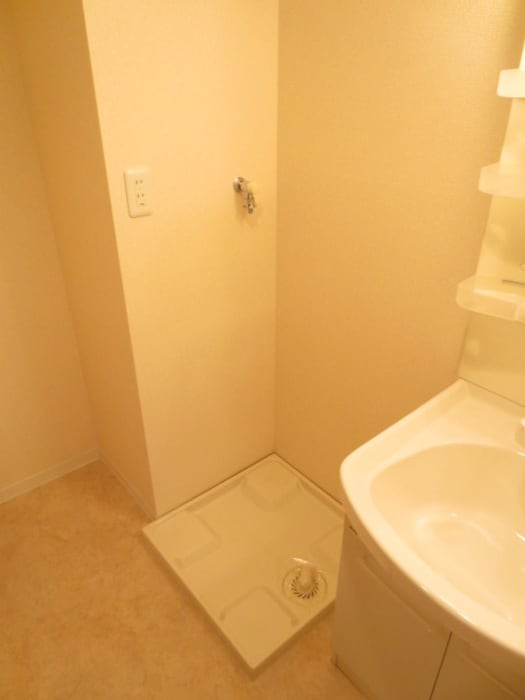 物件内観写真10　(洗濯機置場)