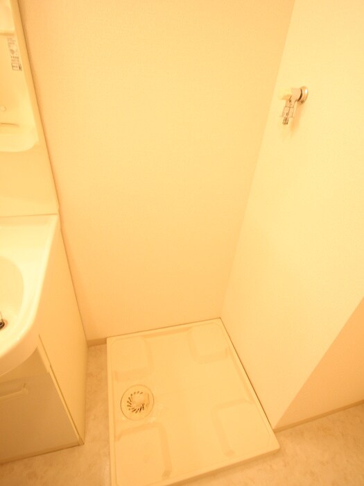 物件内観写真10　(洗濯機置場)