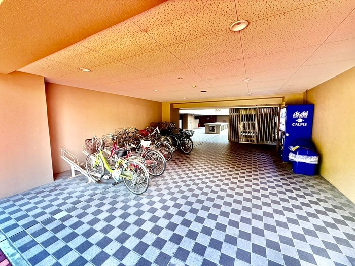 物件外観写真5　(駐輪場)