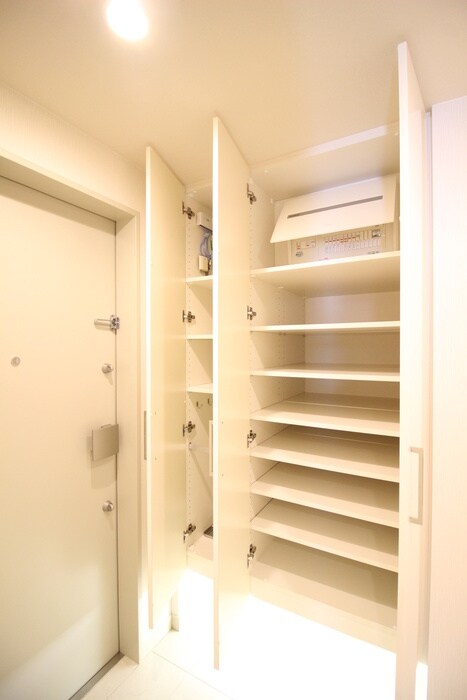 物件内観写真7　(靴箱)