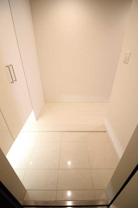 物件内観写真15　(玄関)