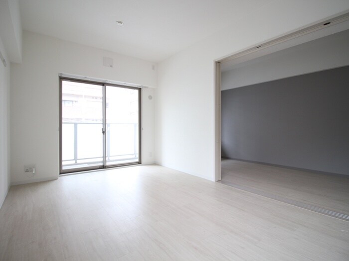 物件内観写真5　(室内からの展望)