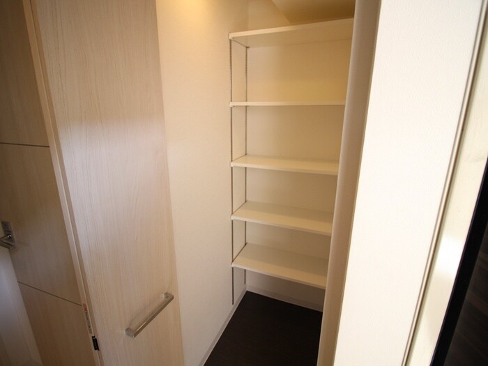 物件内観写真12　(靴箱)