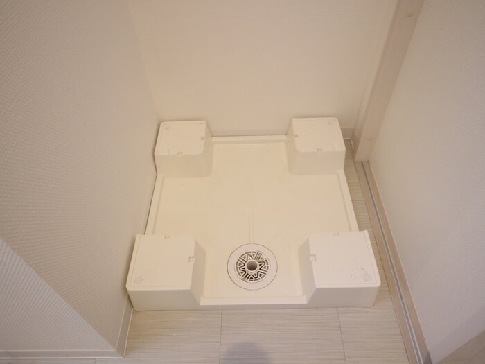 物件内観写真12　(洗濯機置場)