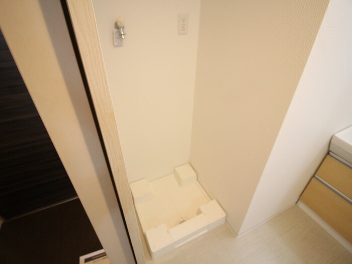 物件内観写真14　(洗濯機置場)