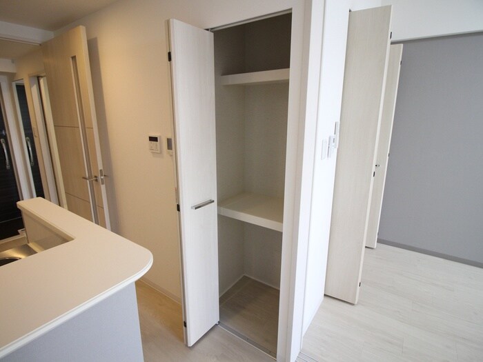 物件内観写真16　(収納)
