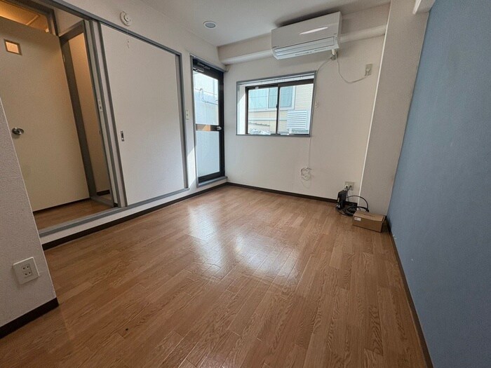 物件内観写真1　(居室)