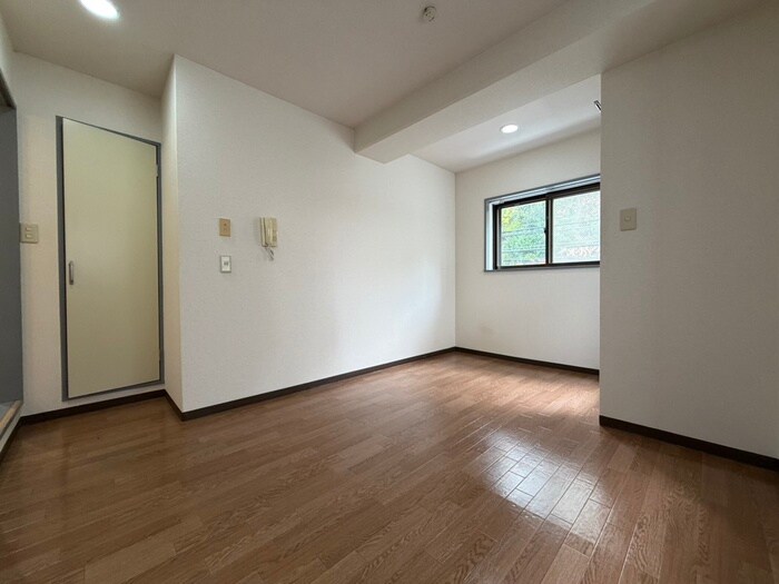 物件内観写真2　(居室)