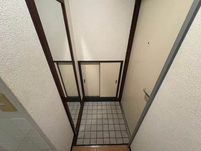 物件内観写真14　(玄関)