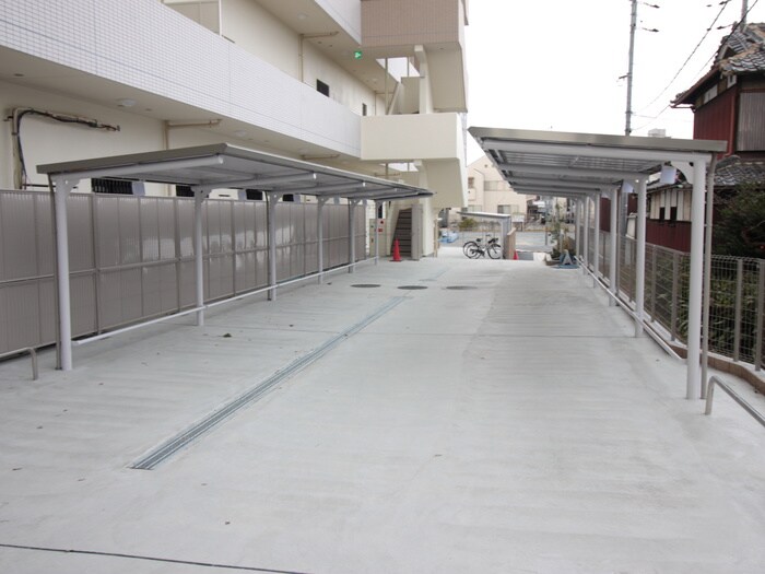 物件外観写真6　(駐輪場)