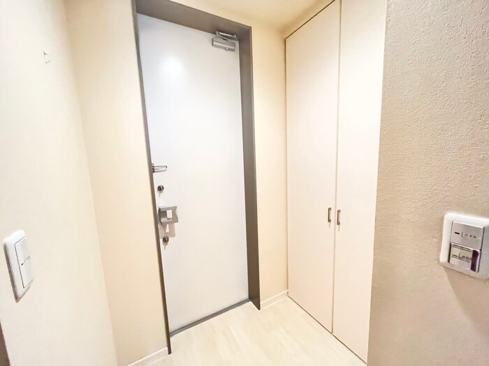 物件内観写真16　(玄関)