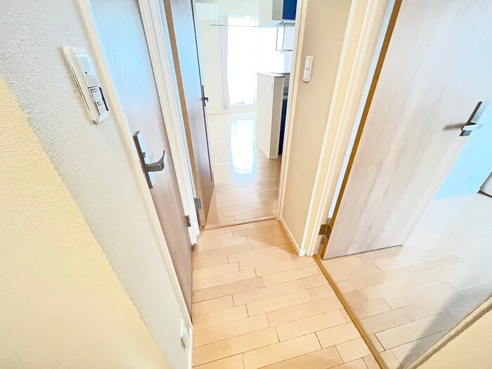 物件内観写真18　(廊下)