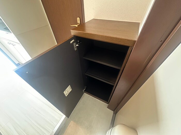 物件内観写真8　(靴箱)
