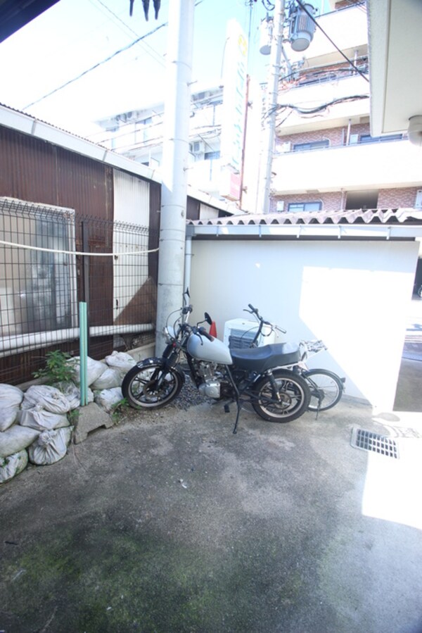 バイク置き場