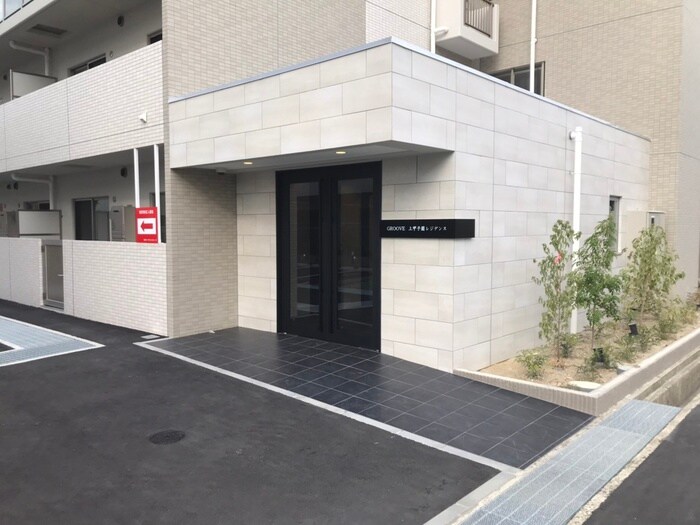 物件外観写真4　(エントランス部分)