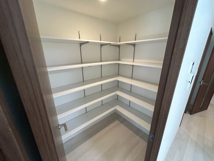 物件内観写真12　(収納)