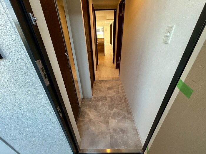 物件内観写真12　(玄関)