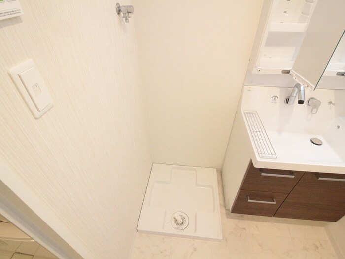 物件内観写真15　(洗濯機置場)