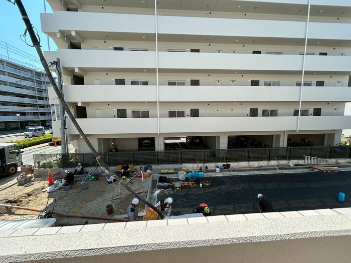 物件内観写真18　(室内からの展望)