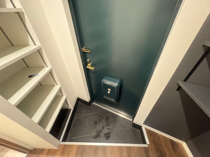 物件内観写真17　(玄関)