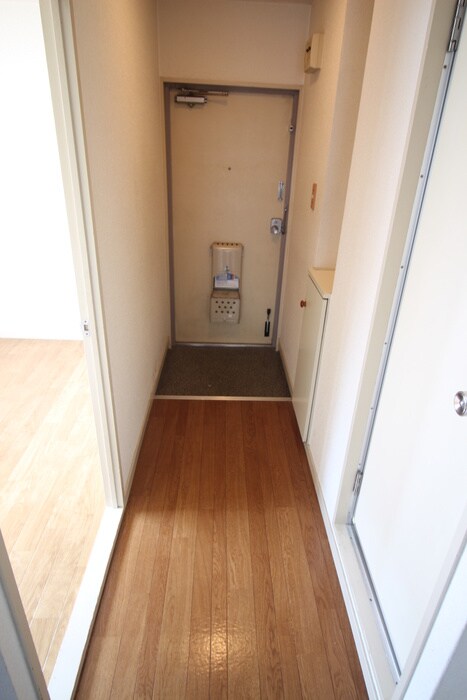 物件内観写真7　(玄関)