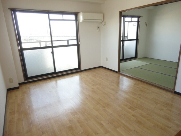 物件内観写真7　(居室)