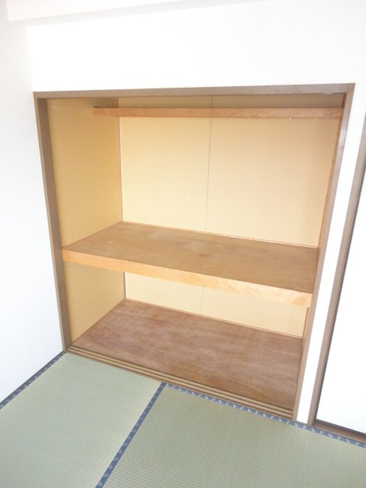 物件内観写真12　(収納)
